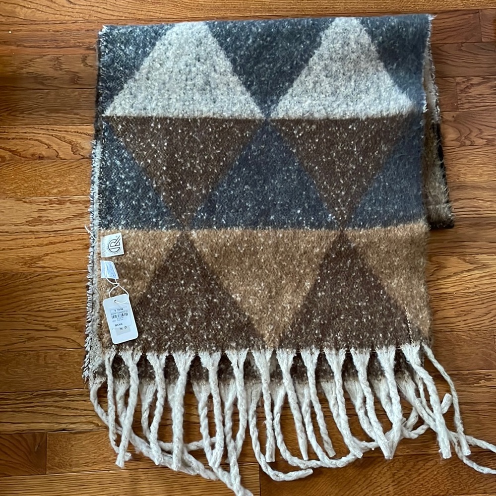 NWT Scarf
